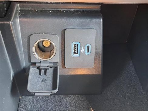 Used 2022 Ford Explorer Limited w/ Equipment Group 301A image 25