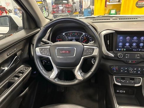 Used 2024 GMC Terrain SLT image 19