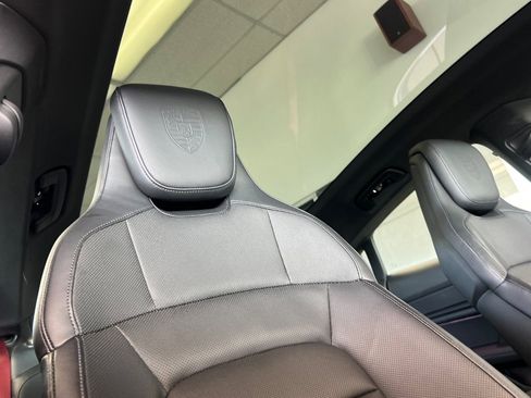 Used 2022 Porsche Taycan 4S image 16