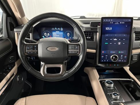 Used 2023 Ford Expedition Platinum AWD/4WD image 21
