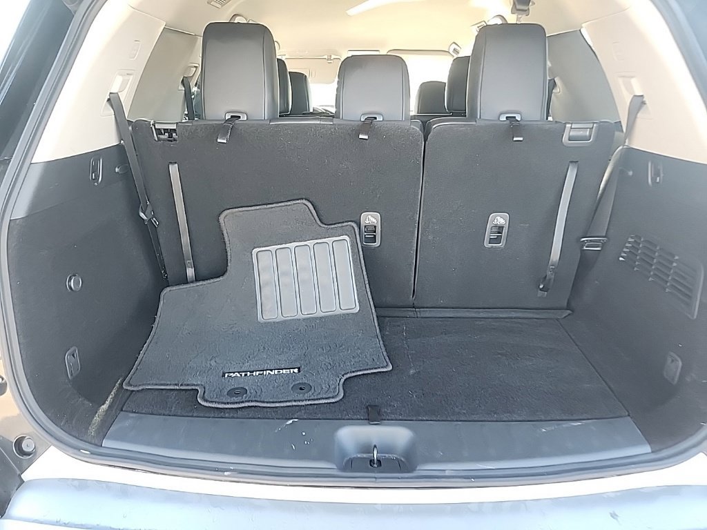 Used 2025 Nissan Pathfinder SL AWD/4WD image 26