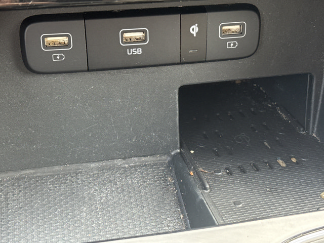 Used 2023 Kia Carnival SX Prestige FWD image 31