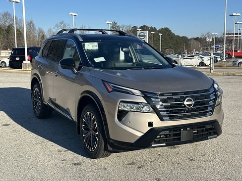 New 2026 Nissan Rogue Platinum image 3