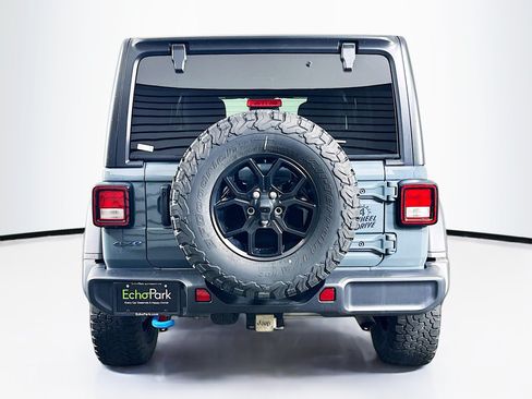 Used 2024 Jeep Wrangler Unlimited AWD/4WD image 7