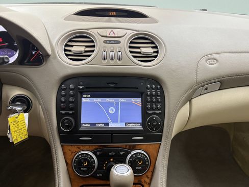 Used 2011 Mercedes-Benz SL 550 image 20
