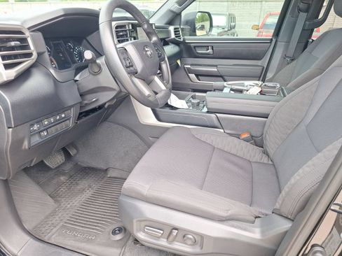Used 2026 Toyota Tundra SR5 AWD/4WD image 16