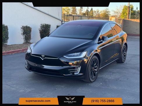 Used 2018 Tesla Model X 75D image 1