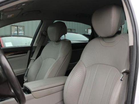 Used 2018 Genesis G80 3.8 image 8