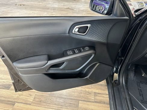 Used 2023 Kia Soul EX image 11