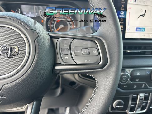 New 2025 Jeep Gladiator Sport image 20