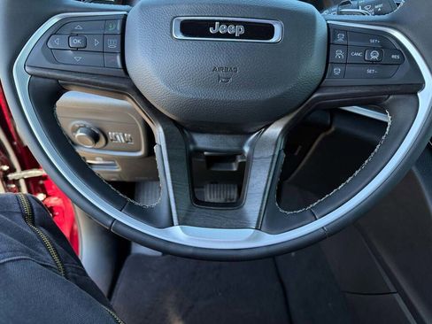 New 2026 Jeep Grand Cherokee Altitude image 29