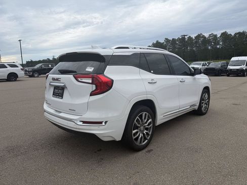 Used 2024 GMC Terrain Denali AWD/4WD image 6