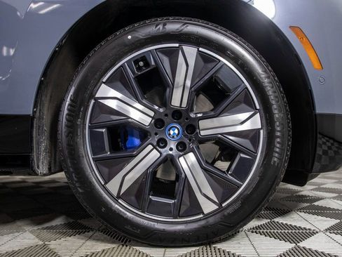 Used 2023 BMW iX xDrive50 w/ Sport Package image 39