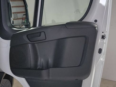 Used 2025 RAM ProMaster 2500 w/ U-Haul Equipment Group FWD image 12
