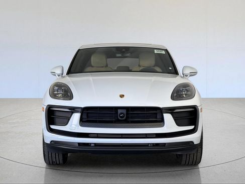 Certified 2026 Porsche Macan AWD/4WD image 11