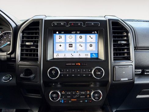 Used 2018 Ford Expedition Limited w/ Equipment Group 301A AWD/4WD image 14