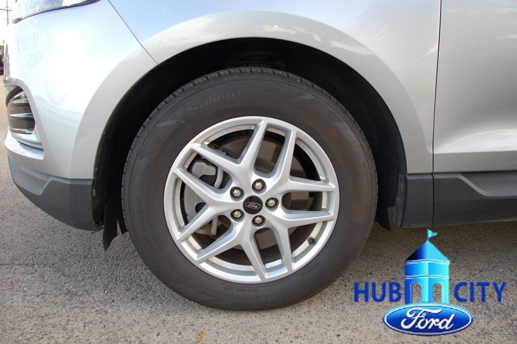 Used 2024 Ford Edge SEL AWD/4WD image 9