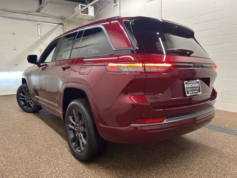 New 2026 Jeep Grand Cherokee Limited AWD/4WD image 4
