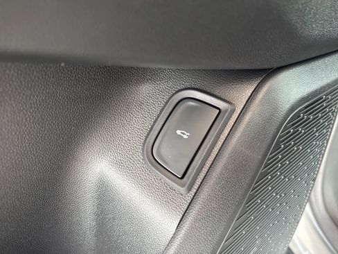 New 2026 Chevrolet Equinox LT w/ Convenience Package II image 17