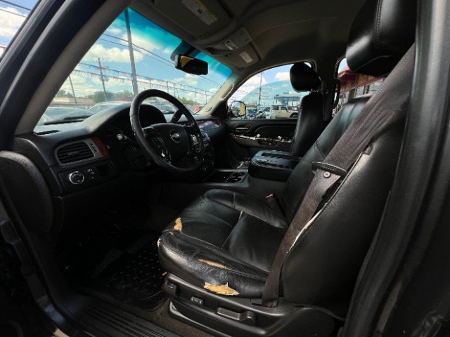 Used 2010 Chevrolet Suburban LT w/ Texas Edition RWD image 10