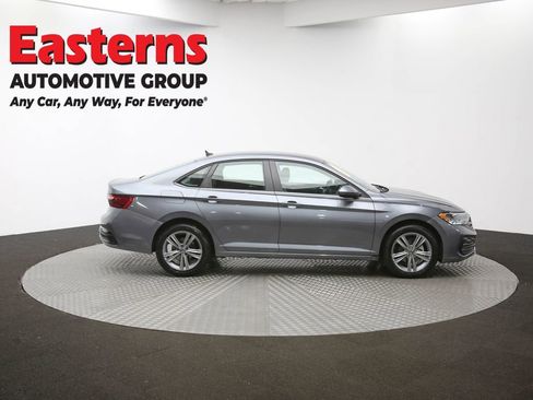 Used 2024 Volkswagen Jetta SE image 42