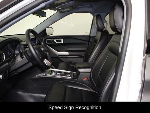 Used 2021 Ford Explorer XLT w/ Equipment Group 202A AWD/4WD image 18
