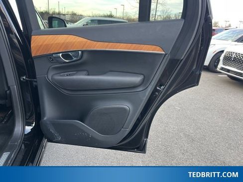 Used 2021 Volvo XC90 T6 Momentum w/ Advanced Package image 20