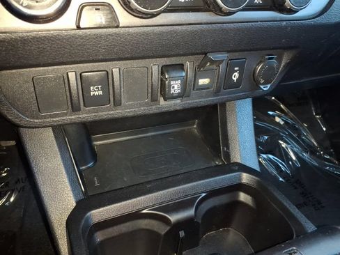 Used 2023 Toyota Tacoma TRD Off-Road AWD/4WD image 16