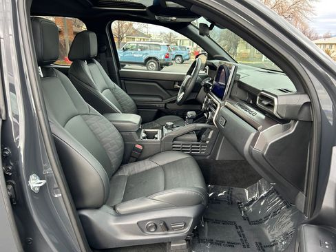 Used 2024 Toyota Tacoma TRD Off-Road image 28