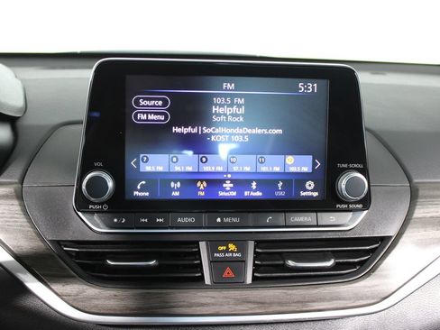 Used 2025 Nissan Altima 2.5 SV FWD image 19