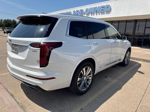 Used 2023 Cadillac XT6 Premium Luxury w/ Technology Package FWD image 3