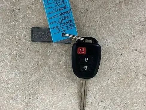 Used 2019 Toyota Tacoma SR5 AWD/4WD image 24