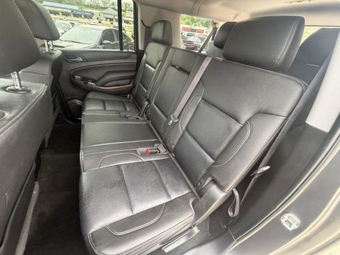 Used 2018 Chevrolet Suburban LT w/ Luxury Package AWD/4WD image 11