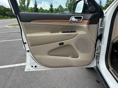Used 2012 Jeep Grand Cherokee Overland AWD/4WD image 14