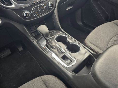 Used 2024 Chevrolet Equinox LT FWD image 17