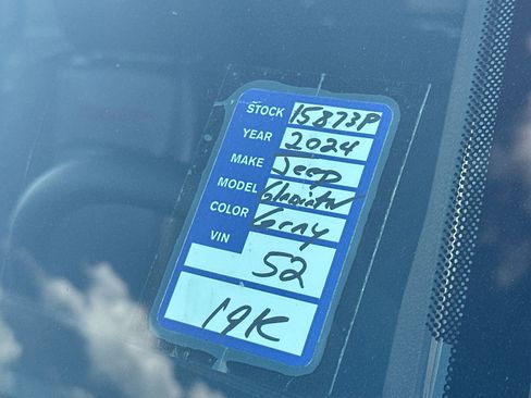 Used 2024 Jeep Gladiator Rubicon image 26