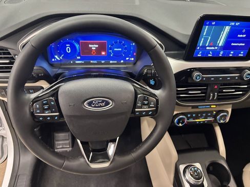 Used 2022 Ford Escape SEL w/ Technology Package image 15