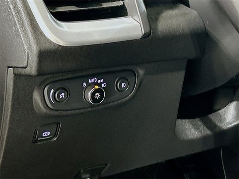 Used 2022 GMC Terrain SLT w/ LPO, 'HIT The Road' Package image 8