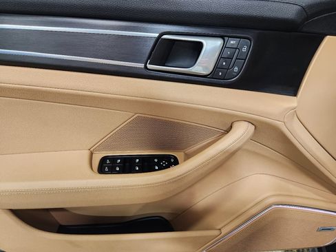Used 2022 Porsche Panamera image 41