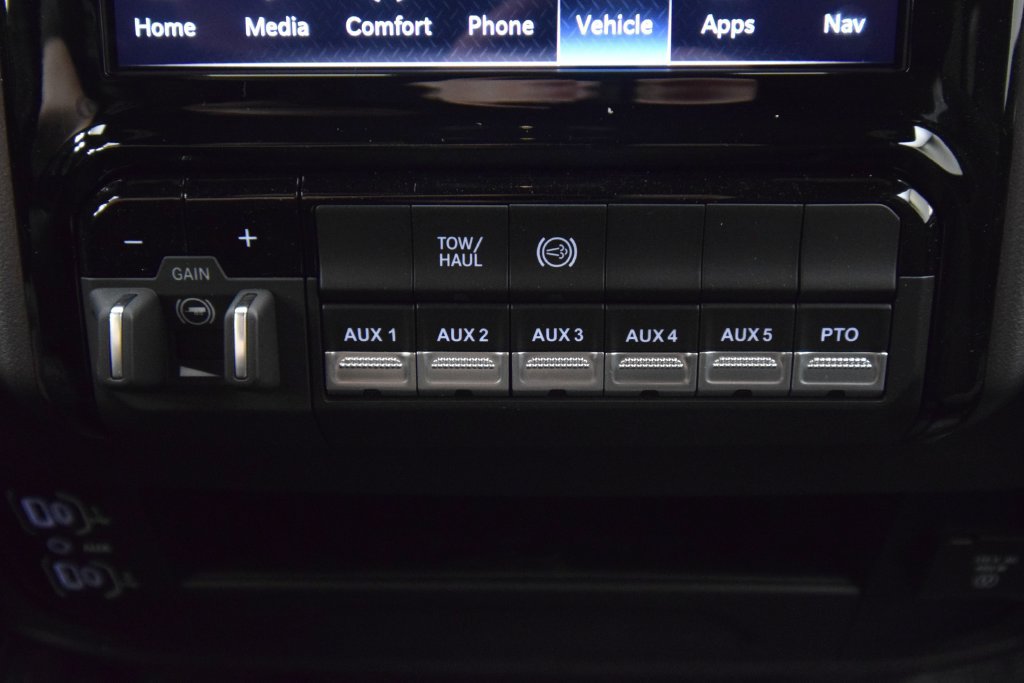 New 2026 RAM 5500 4x4 Crew Cab image 25