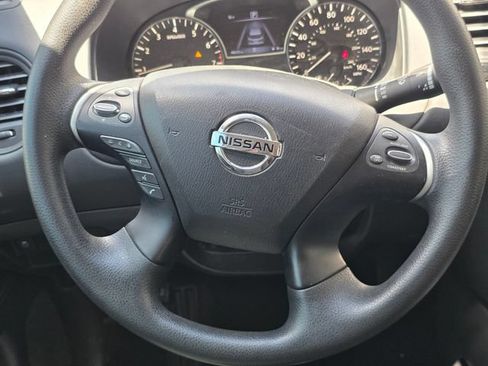 Used 2020 Nissan Pathfinder S FWD image 24