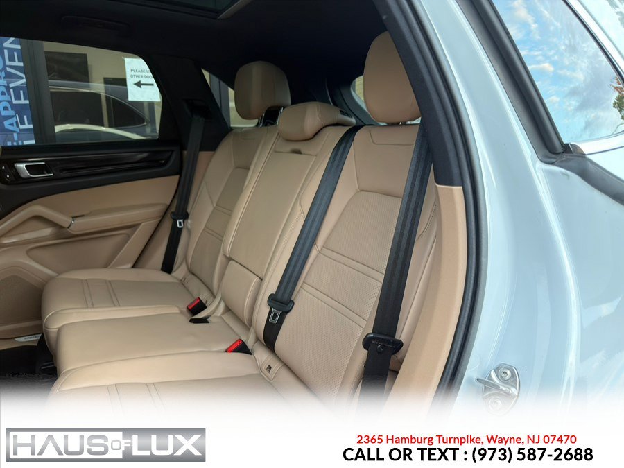 Used 2023 Porsche Cayenne w/ Assistance Package AWD/4WD image 26