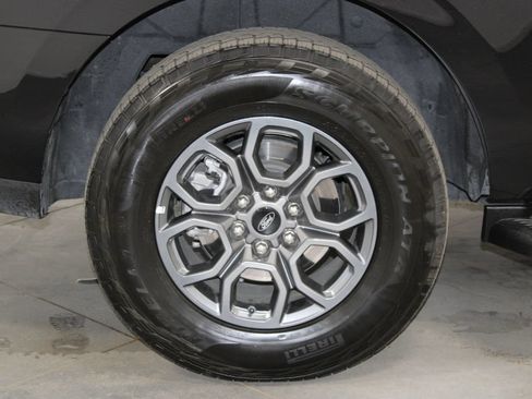 Used 2025 Ford Expedition Active RWD image 14