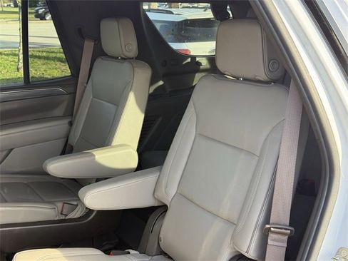 Used 2023 GMC Yukon SLT image 29