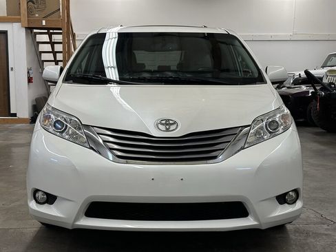 Used 2015 Toyota Sienna XLE AWD/4WD image 7