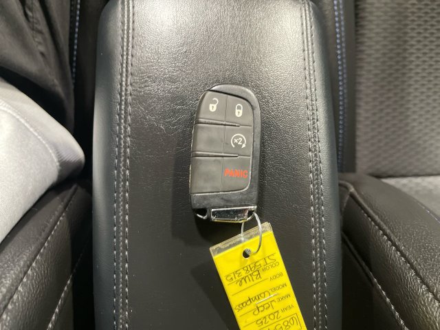 Certified 2025 Jeep Compass Latitude AWD/4WD image 21