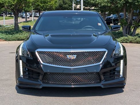 Used 2018 Cadillac CTS V w/ Luxury Package RWD image 7