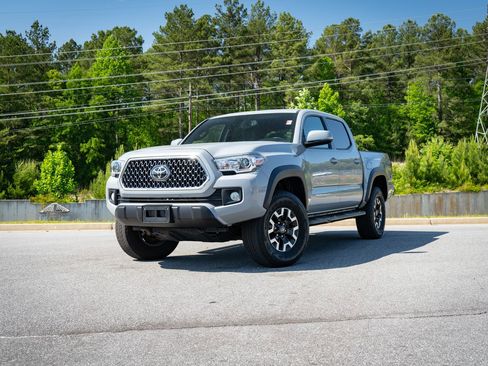Used 2019 Toyota Tacoma TRD Off-Road AWD/4WD image 1
