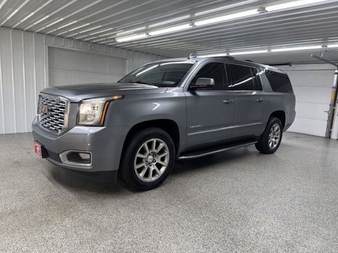 Used 2020 GMC Yukon XL Denali w/ Open Road Package AWD/4WD image 4