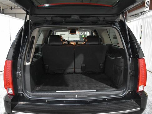 Used 2010 Cadillac Escalade ESV Premium AWD/4WD image 21